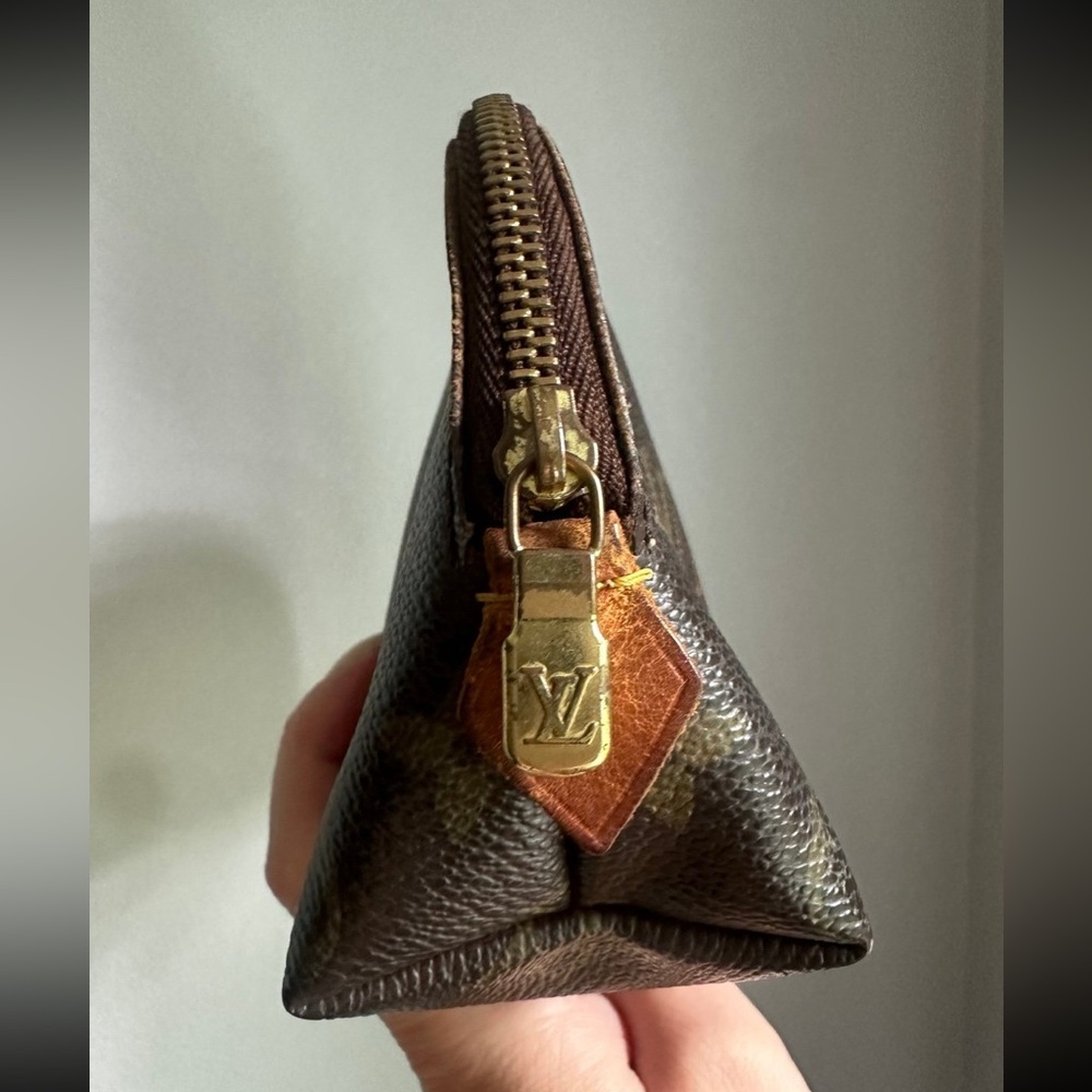 Louis Vuitton Cosmetic Pouch - Picture 2 of 9